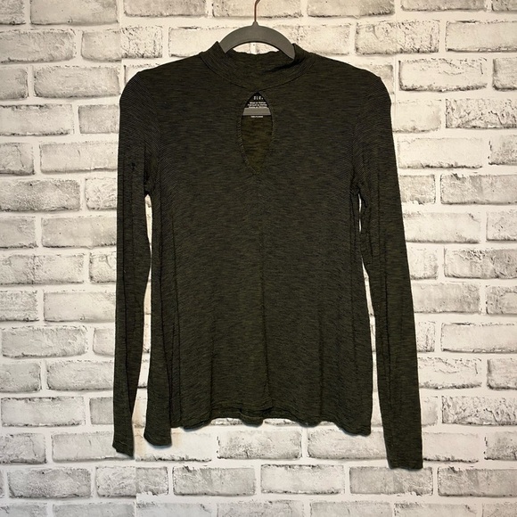 American Eagle Outfitters Tops - Keyhole mock neck striped American Eagle top size:xs​​​​​​​​​​​